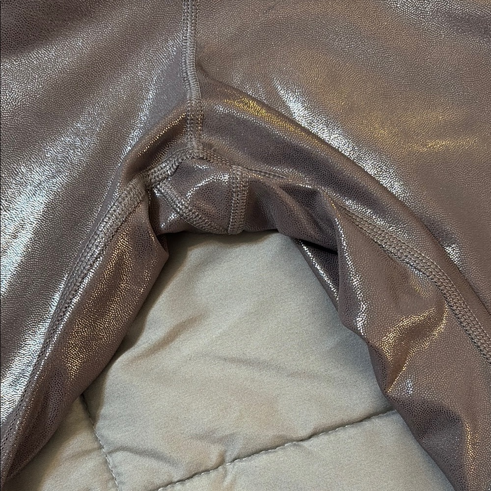 Old Navy Powersoft Lavendar Metallic Leggings size large petite. Extra high rise - Picture 5 of 6